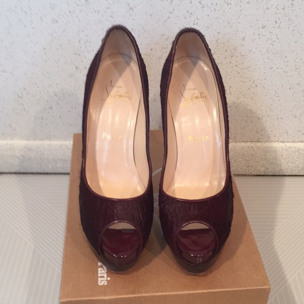 Authentic Christian Louboutin EUR size 39.5